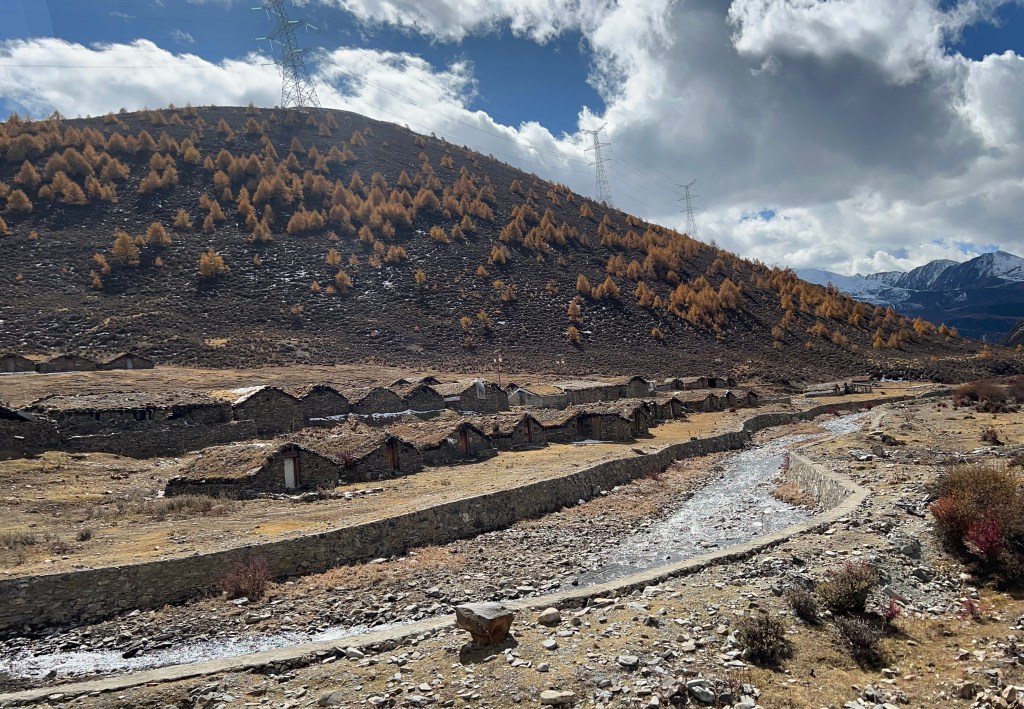 Bus To Yading Nature&nbsp;Reserve